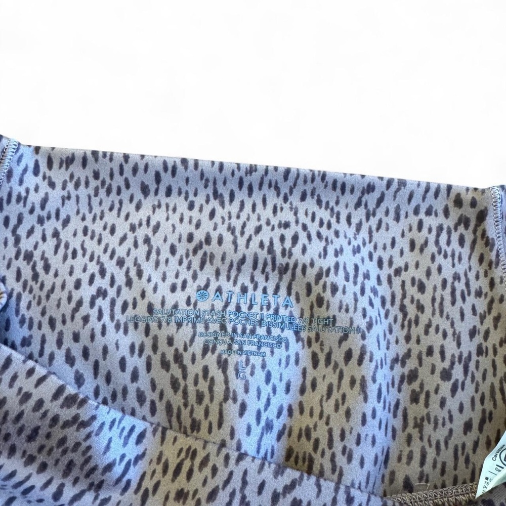 Athleta Salutation Stash Pocket Leggings Shanti Animal - Picture 5 of 7